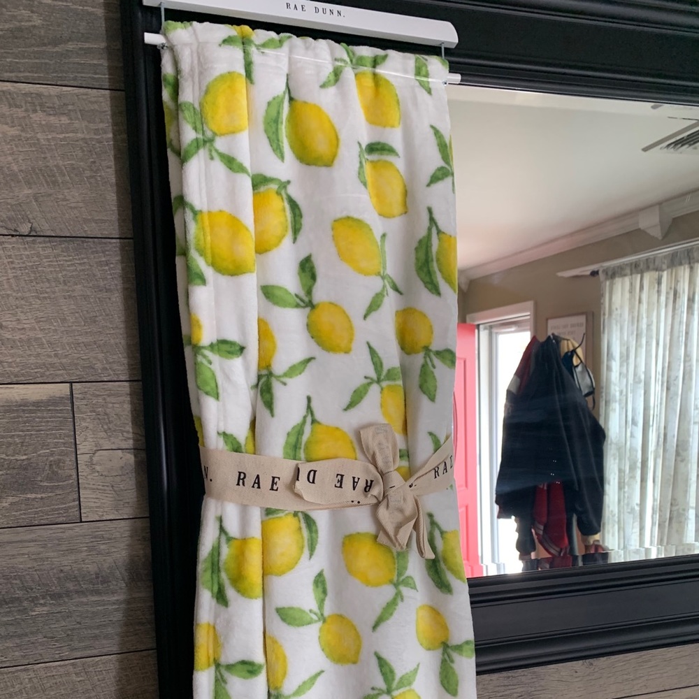NEW Rae Dunn Lemon “SUNNY DAYS” Plush Throw